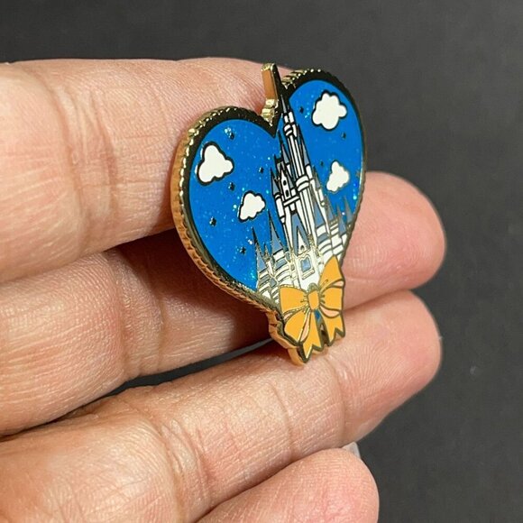 Cinderella Castle Lapel Pin Princess Heart Bow Brooch Badge Jewelry Accessories - Picture 6 of 10
